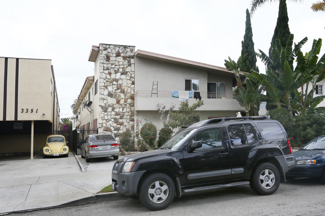 3345 Mentone Ave in Los Angeles, CA - Foto de edificio