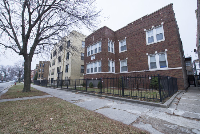 7948 S Hermitage Ave in Chicago, IL - Building Photo - Building Photo