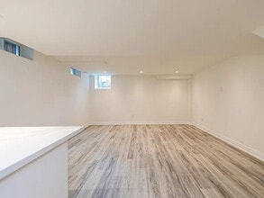 32 Conchita St in Keswick, ON - Building Photo - Building Photo