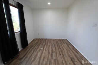 912 Aspen Dr in Plainsboro, NJ - Building Photo - Building Photo