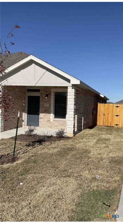 property at 5013 Rose Gdn Lp