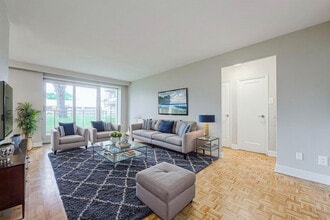 Lakewood Apartments II in Mississauga, ON - Building Photo - Building Photo