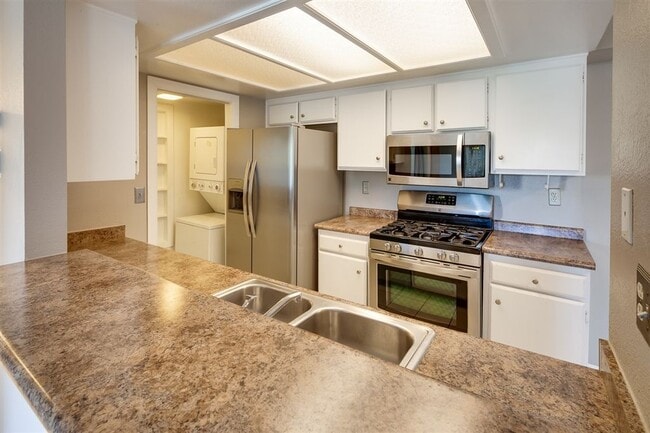 9439 Fairgrove Ln in San Diego, CA - Building Photo - Building Photo