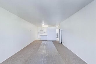 100 Millbrae Ave in Millbrae, CA - Building Photo - Building Photo