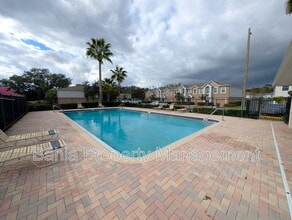 4656 Ashburn Square Dr in Tampa, FL - Building Photo - Building Photo