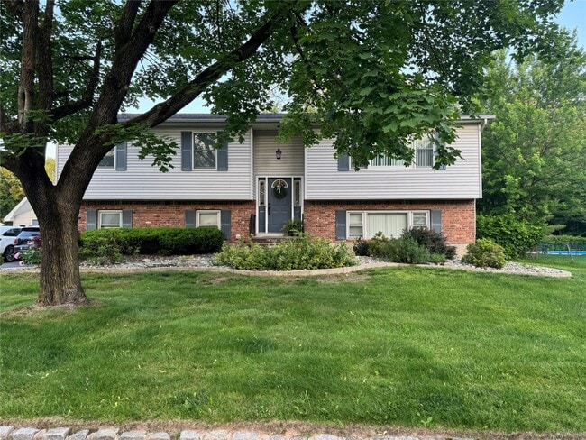 property at 33 Lake Nanuet Dr