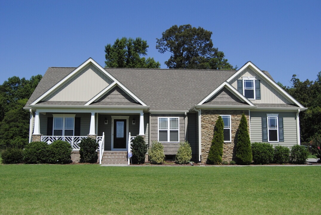 211 Willowbrook Dr in Pikeville, NC - Building Photo