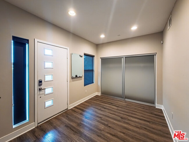 2753 Waverly Dr in Los Angeles, CA - Building Photo - Building Photo