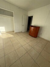 3330 NW 48th Terrace in Miami, FL - Building Photo - Building Photo