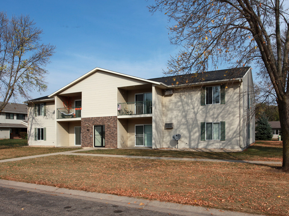 760 Helen St in Prescott, WI - Foto de edificio