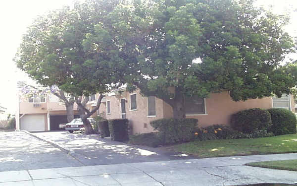 214 N Cordova St in Burbank, CA - Foto de edificio