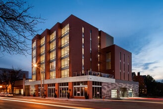 Valencia on High in Columbus, OH - Building Photo - Building Photo