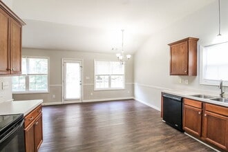 44 Creek View Ct in Hoschton, GA - Building Photo - Building Photo