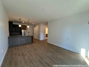 199 Gardner St in Boston, MA - Foto de edificio - Building Photo