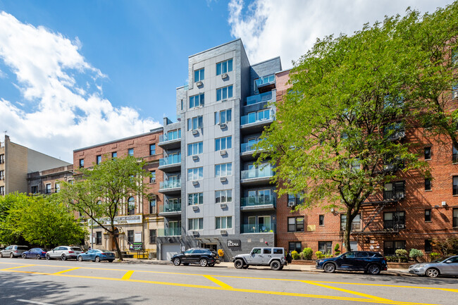 The Elena in Brooklyn, NY - Foto de edificio - Building Photo