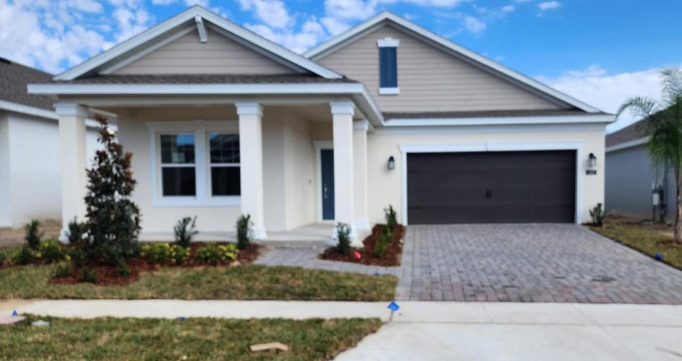 1427 Brentwood Dr in Kissimmee, FL - Building Photo