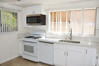 125 S Cypress St in Orange, CA - Building Photo - Building Photo