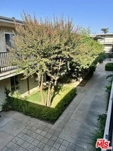 8800 Cedros Ave, Unit 219 in Los Angeles, CA - Building Photo - Building Photo