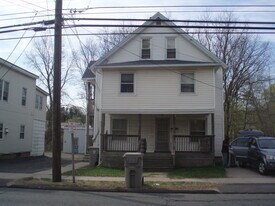 353 Park St, Unit 3 3rd Floor in Bristol, CT - Building Photo