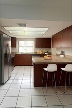 18130 NW 66th Ct in Hialeah, FL - Building Photo - Building Photo