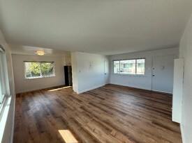 1205 Geraldine Way in Belmont, CA - Building Photo