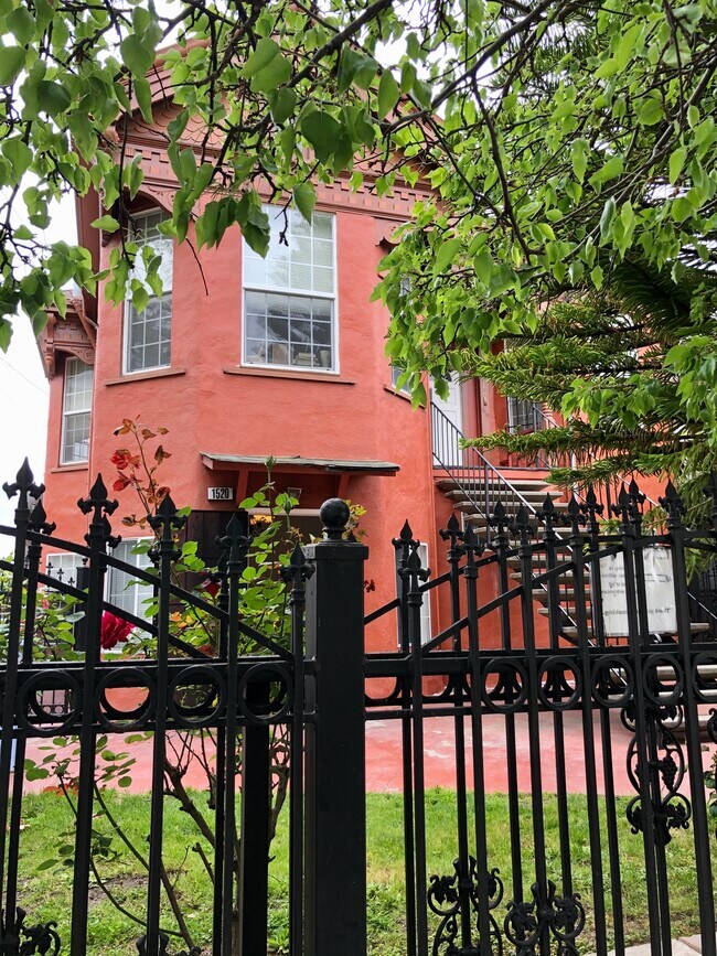 1520 Harmon St Apartments and Nearby Berkeley Apartments For Rent