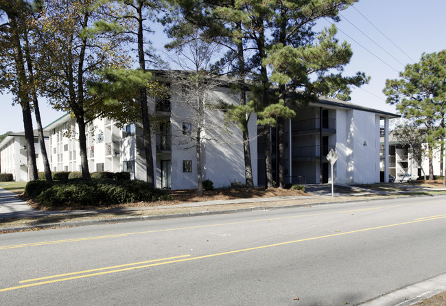 Campus Edge Condominiums in Wilmington, NC - Building Photo - Building Photo