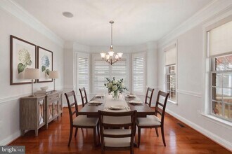 9185 Topaz St in Fairfax, VA - Building Photo - Building Photo