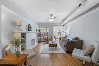 6654 N Newgard Ave in Chicago, IL - Building Photo - Building Photo