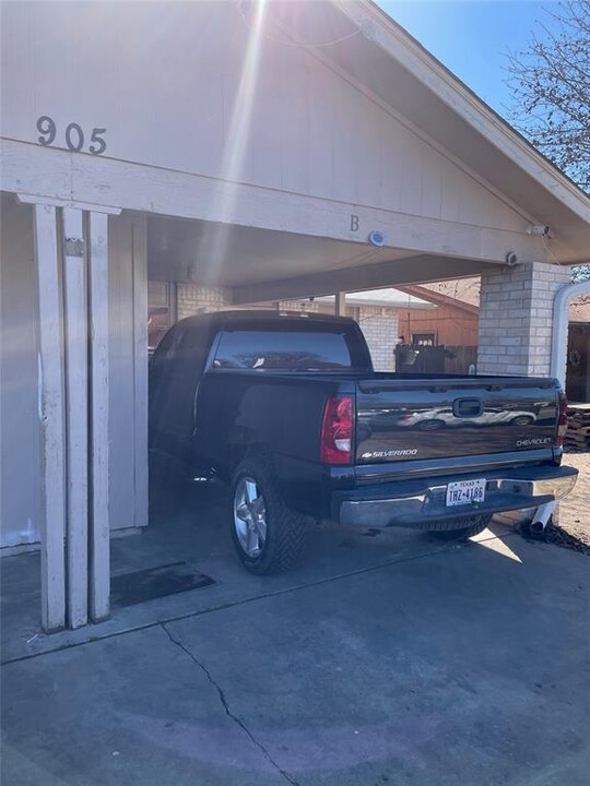 905 Fieldwood Dr in Austin, TX - Building Photo