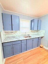 8640 Chalmers Ave in Warren, MI - Foto de edificio - Building Photo