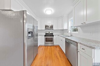 124 Home Pl in Lodi, NJ - Building Photo - Building Photo