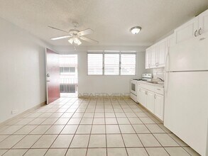 2543 Kuhio Ave. in Honolulu, HI - Building Photo - Building Photo
