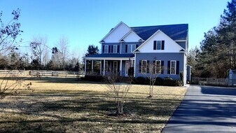 12394 Starting Gate Way in Ashland, VA - Building Photo