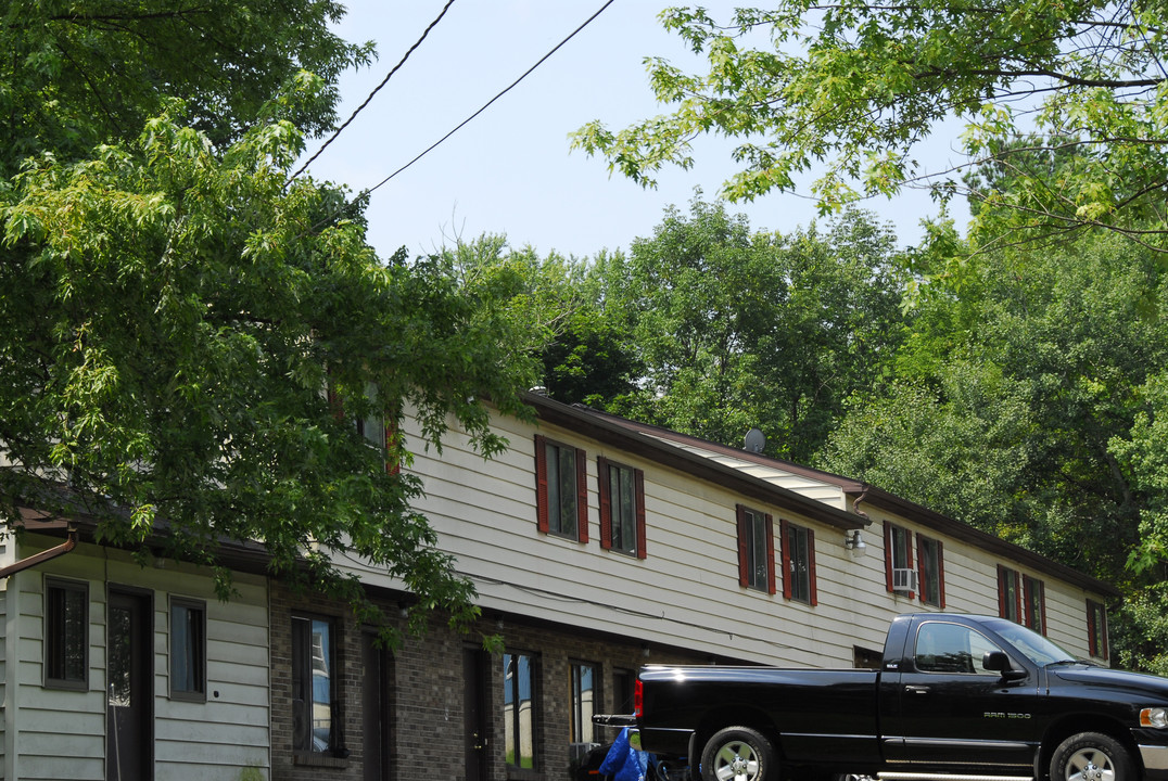 Neel-Path Apartments in Endicott, NY - Foto de edificio