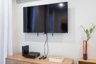4 York Ave in New York, NY - Building Photo - Building Photo