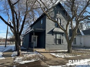 320 N Saratoga St in Peoria, IL - Building Photo - Building Photo