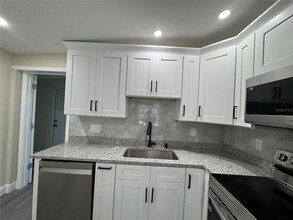 7039 Lenox Dr in New Port Richey, FL - Building Photo - Building Photo