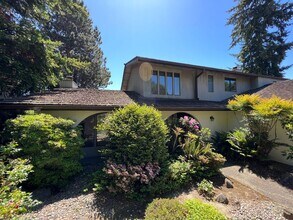 3935 SW 324th St in Federal Way, WA - Building Photo - Building Photo