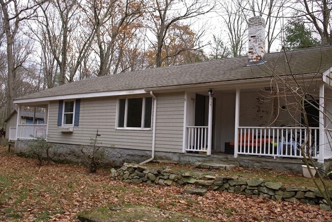 139 Grove St in Westwood, MA - Foto de edificio - Building Photo