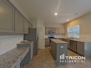 18319 Victoria Bay Dr in Cornelius, NC - Building Photo - Building Photo