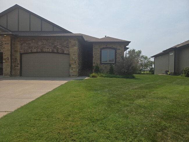 property at 7469-7473 E Summerside Pl