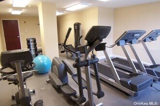 125 E Broadway in Long Beach, NY - Building Photo - Building Photo