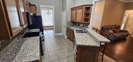 112 Hampshire St in Youngsville, LA - Building Photo - Building Photo