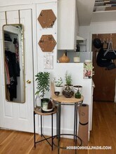 55 S Huntington Ave, Unit 204 in Boston, MA - Foto de edificio - Building Photo