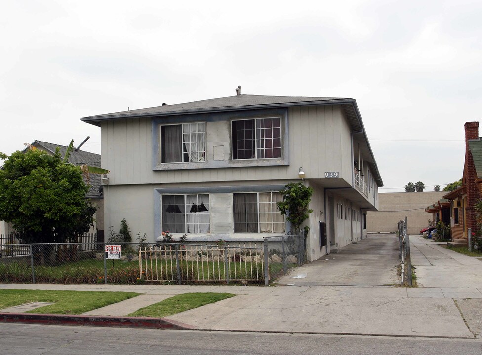 939 N Oxford Ave in Los Angeles, CA - Foto de edificio