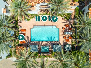 233 Calle La Soledad in Palm Springs, CA - Building Photo - Building Photo