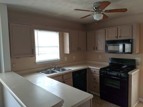 2355 Wellington Cir in Lithonia, GA - Building Photo - Building Photo