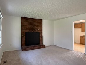 34 Fortune St in Black Mountain, NC - Building Photo - Building Photo