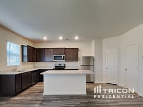 837 Mallorie Ln in Ferris, TX - Building Photo - Building Photo